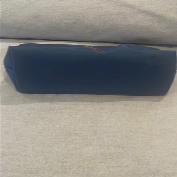 Longchamp brand new blue cosmetic bag pouch Bag 12 x 5 x 3 - Picture 6 of 7